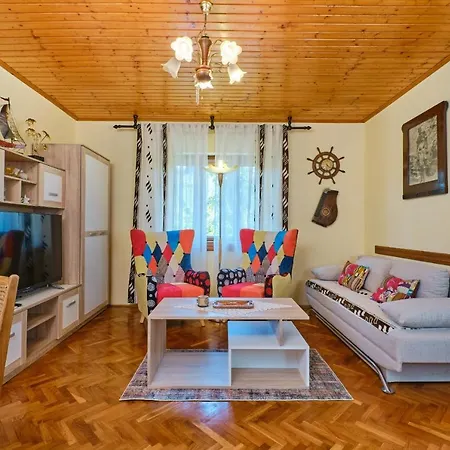 Giuseppe- Terrace Mali Losinj